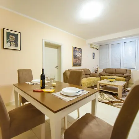 Centar 1 * بودغوريتْسا